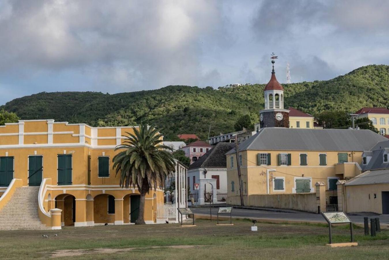 The Royal Wait - An Elegant Retreat Lejlighed Christiansted Eksteriør billede